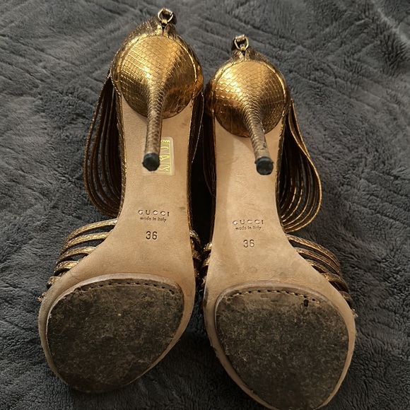 Women’s Gucci python heels in Gold - Picture 3 of 6
